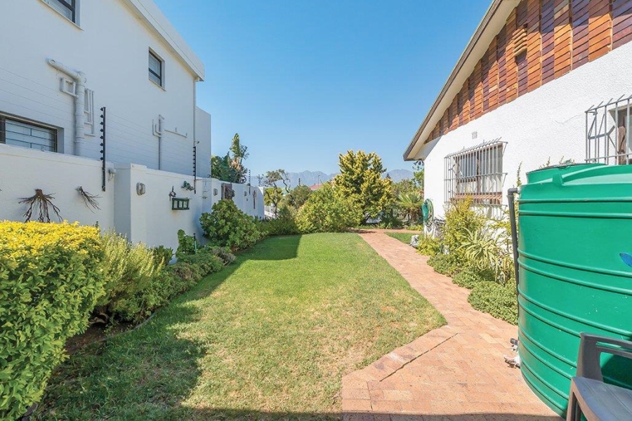 5 Bedroom Property for Sale in Strand North Western Cape